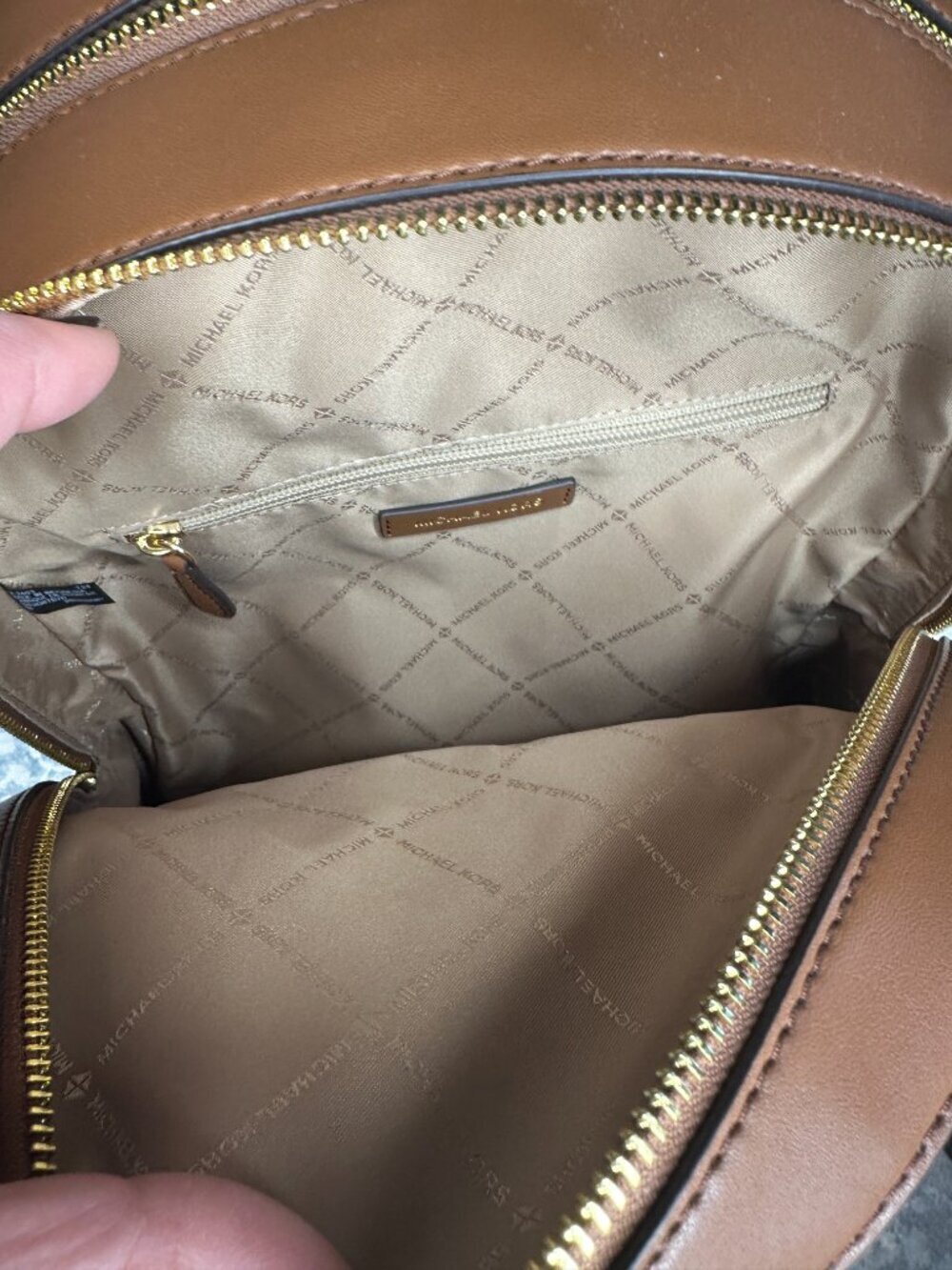 NWOT Michael Kors Large Jaycee Backpack in Vanilla with Gold Hardware - Picture 5 of 11